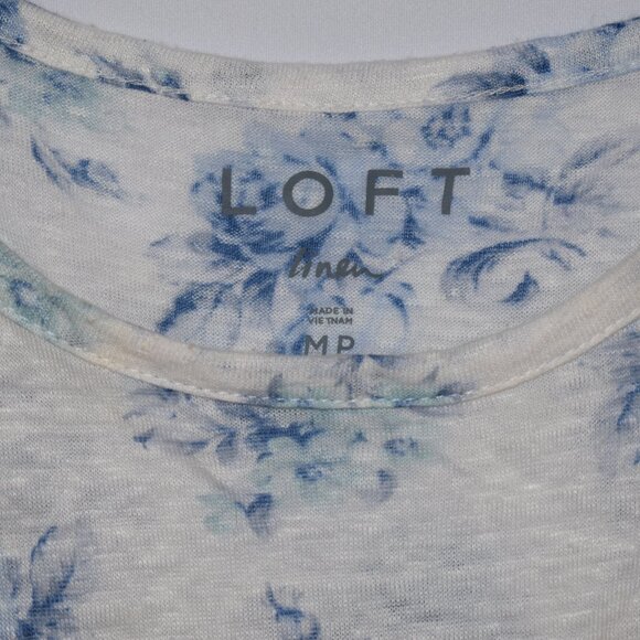 Women's Loft Short Sleeve Shirt Blue Floral and White Size Medium - Picture 2 of 4